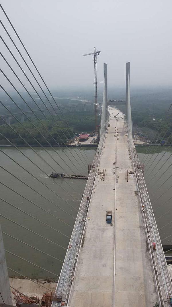 我司“光纤光栅长期在线健康监测系统”成功应用上海辰塔公路跨黄浦江大桥